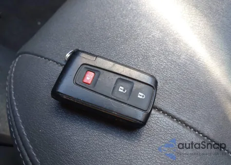 2008 Toyota Prius z USA, uszkodzony, nr VIN JTDKB20U883421329